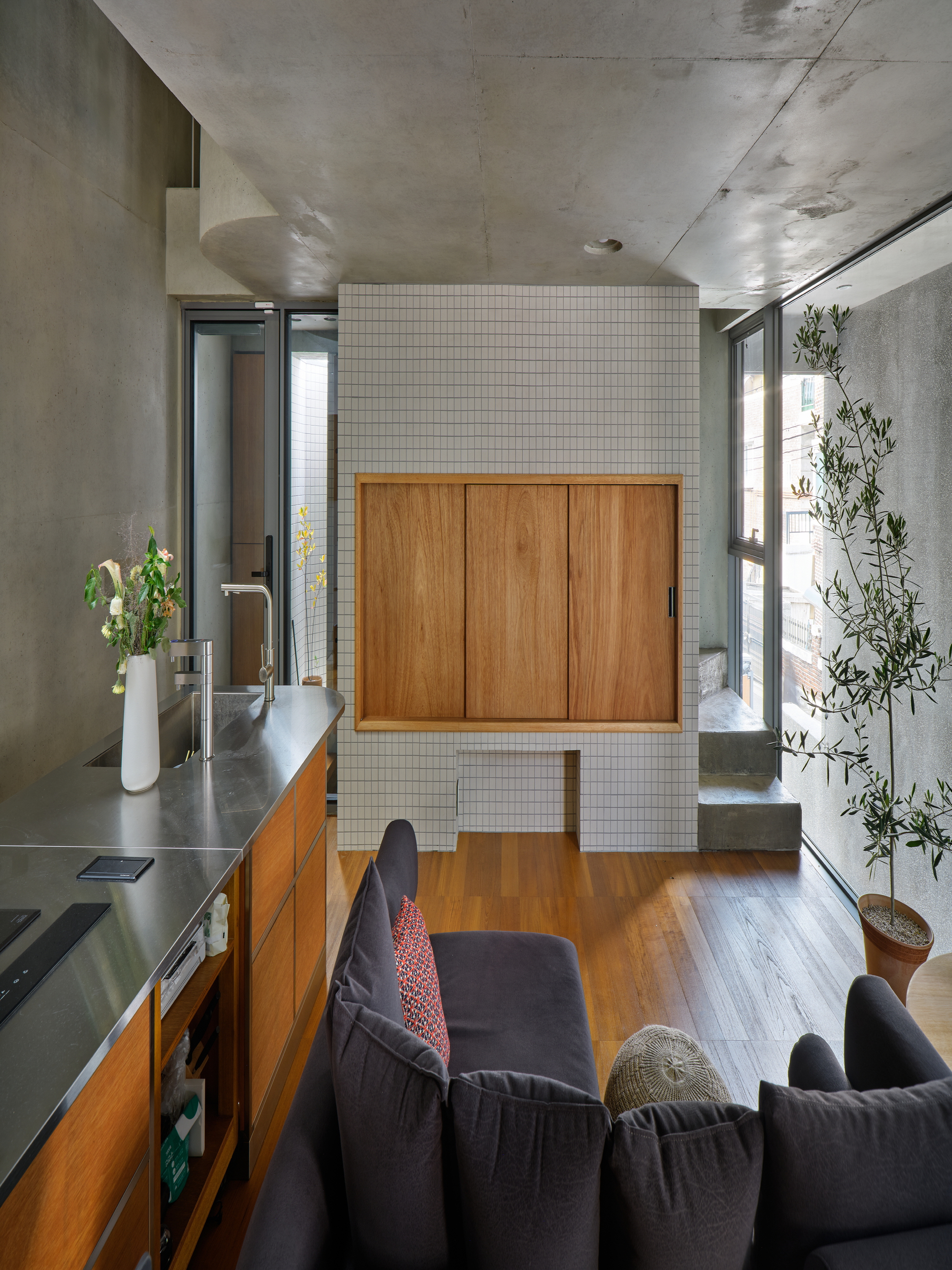 A Model of Sporadic Thoughts / FHHH friends-14