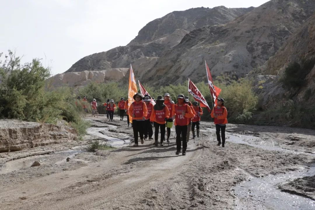 申远戈 5 挑战赛 | 戈壁徒步中的团队精神与设计亮点-53