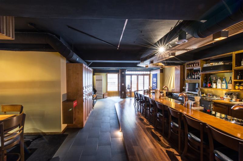 30 平米日式木质烧烤店，洋溢和风的空间设计-9