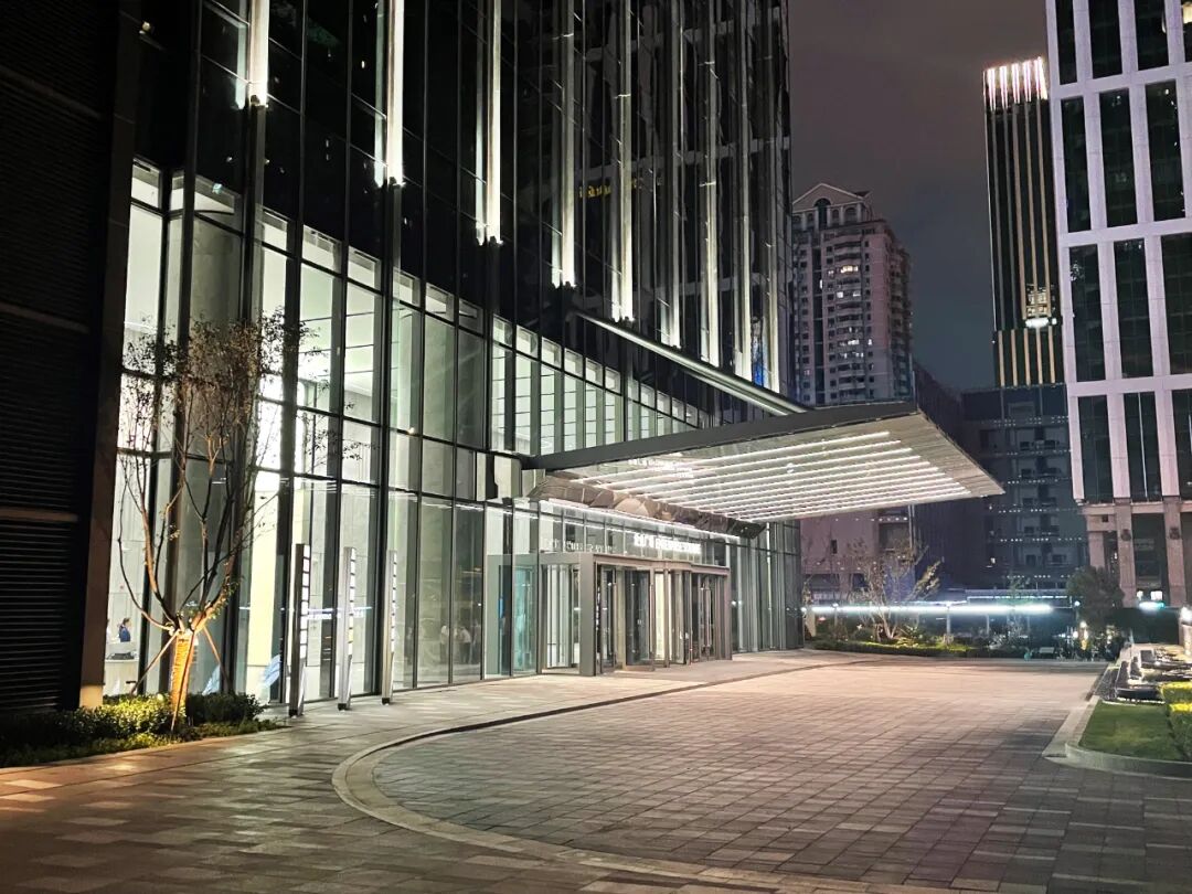 动态|天津嘉里中心二期项目“企业广场”办公楼已竣工-6