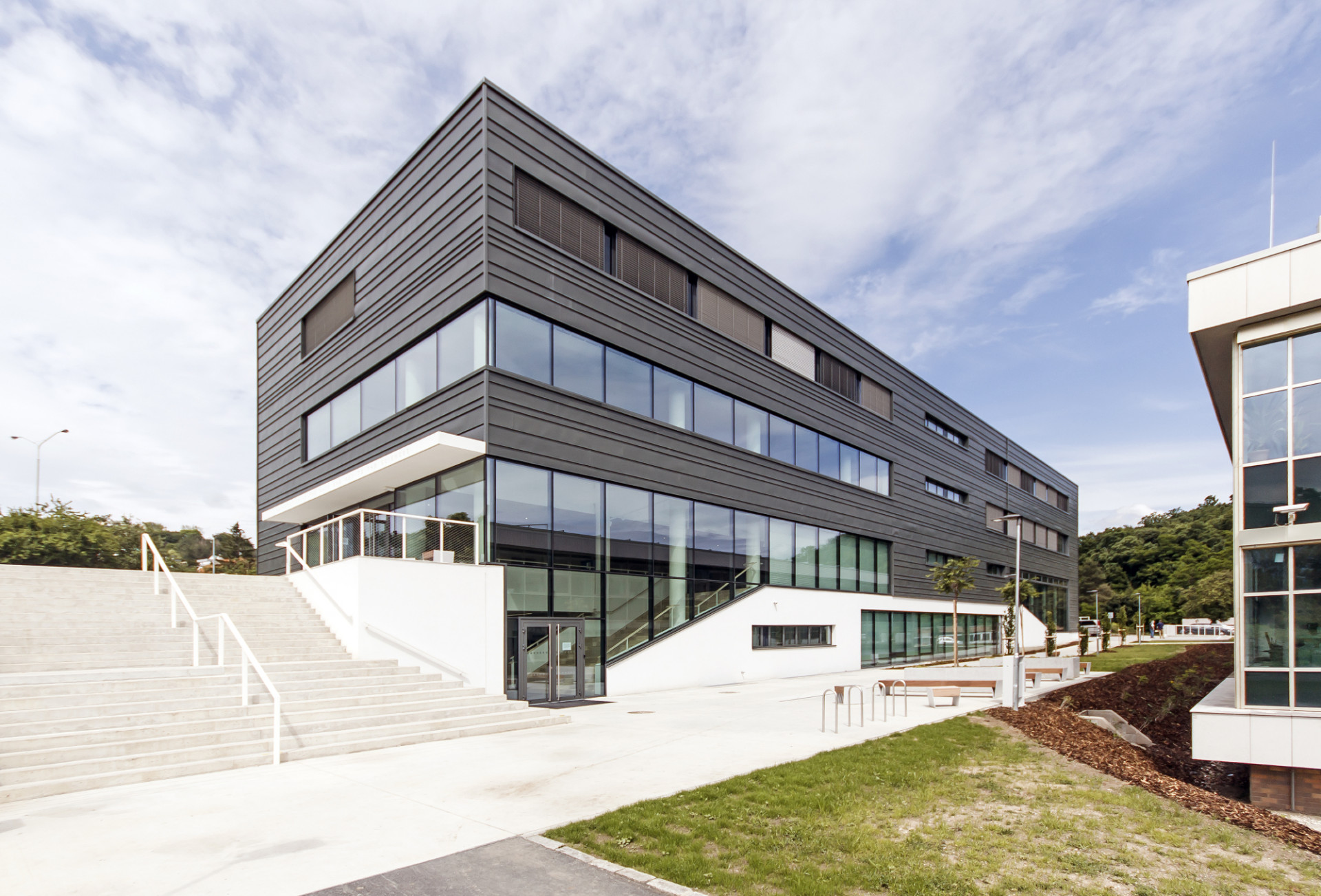      Katalog: majo architekti - Pavilon IMPAKT MFF UK
 |  EARCH.cz-1