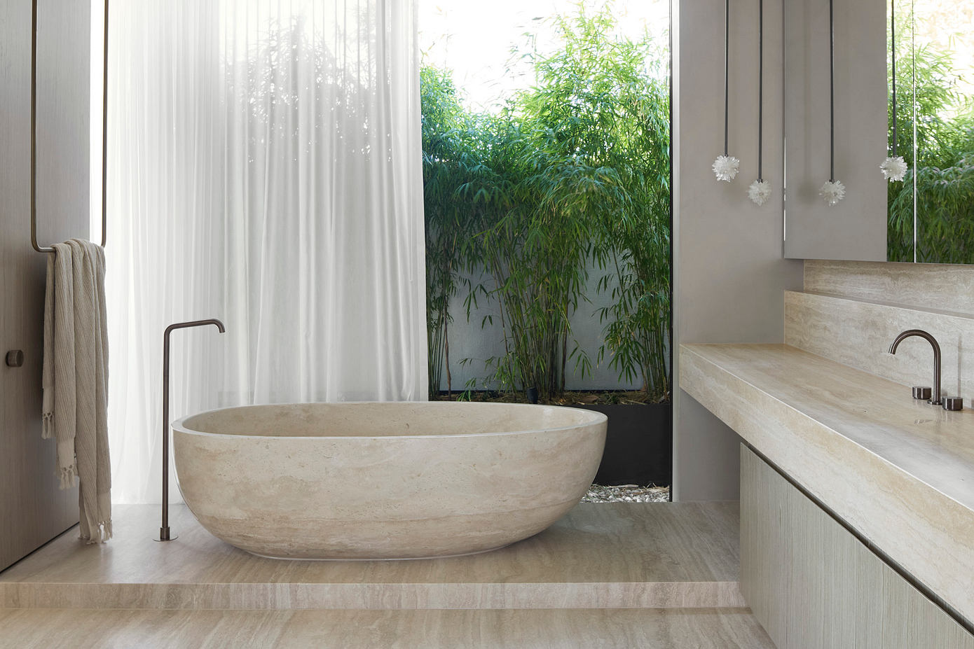 Brighton Sands: Tranquil LA-Inspired Coastal House-10