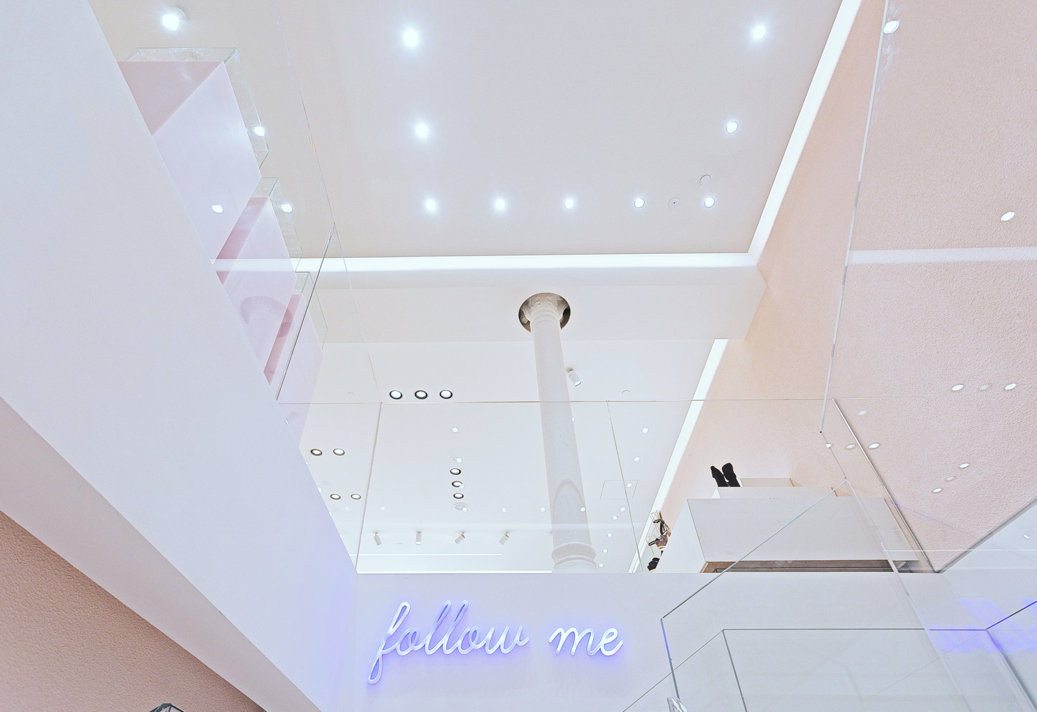 刘•乔巴塞罗那格拉西亚旗舰店-7