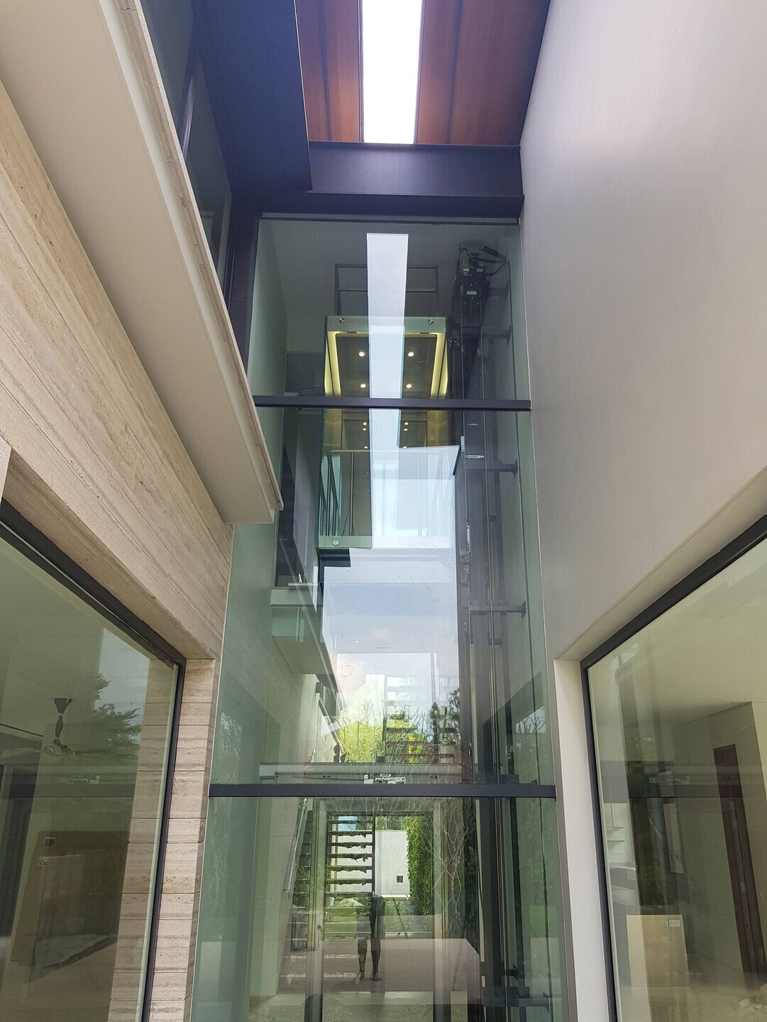 新加坡植物园旁的无框玻璃电梯别墅-16