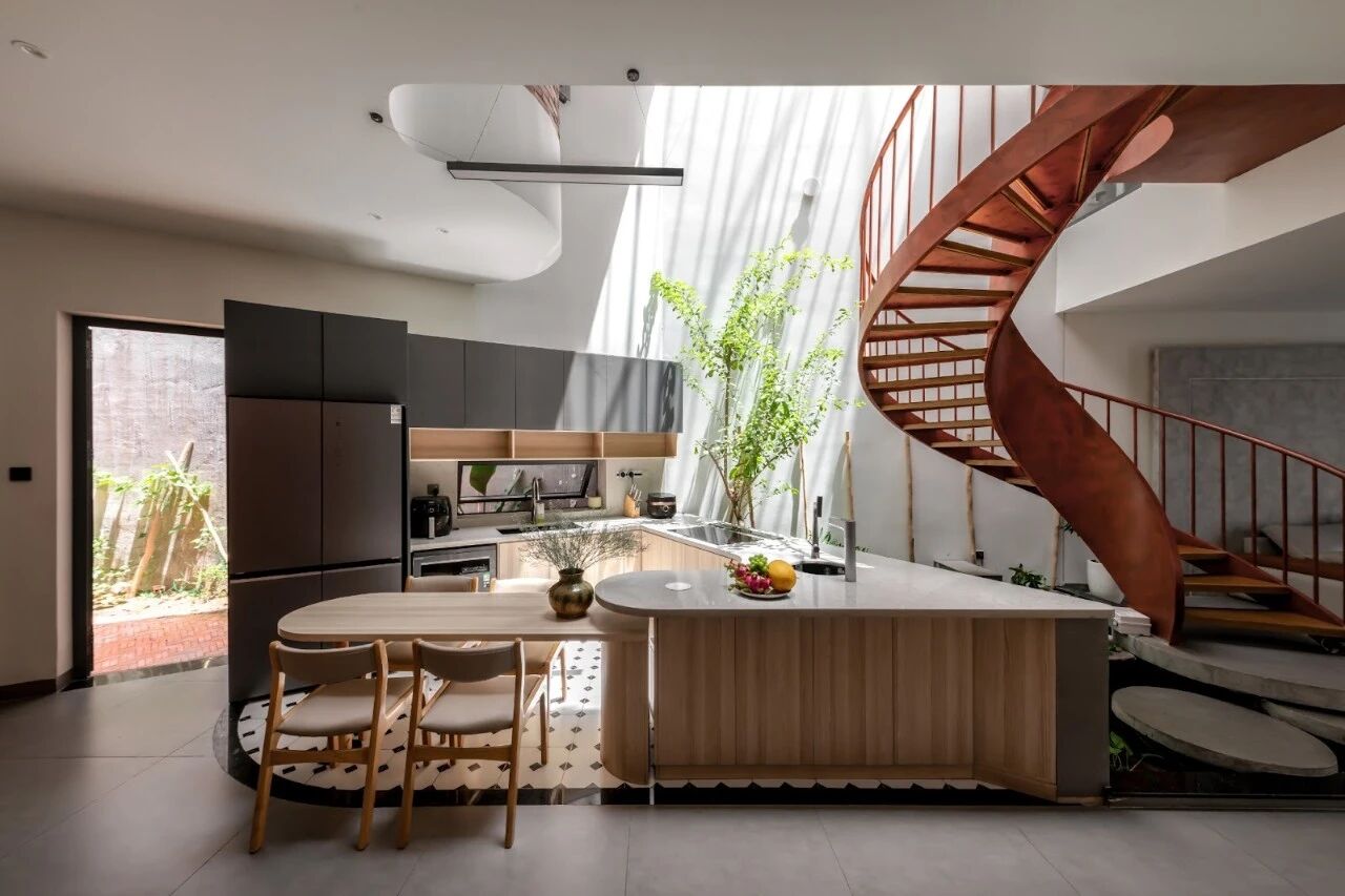 把房子扭成“Z”字,在闹市中心安了个会呼吸的家-19