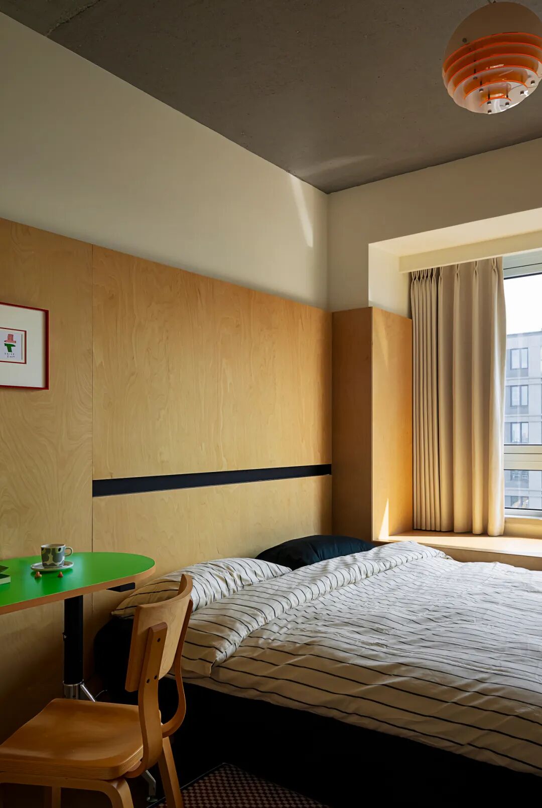 【新作】告别“样板间”：90后夫妻爆改精装房，打造纯粹包豪斯之家-57