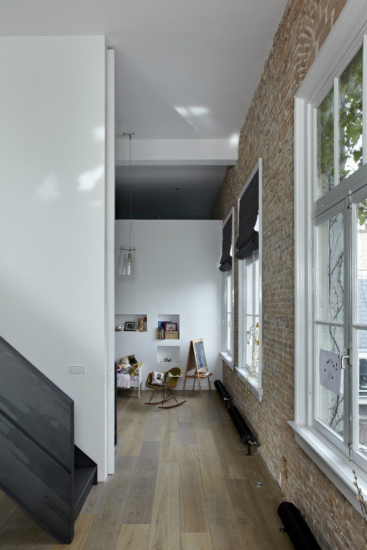 阿姆斯特丹工业风公寓设计-13