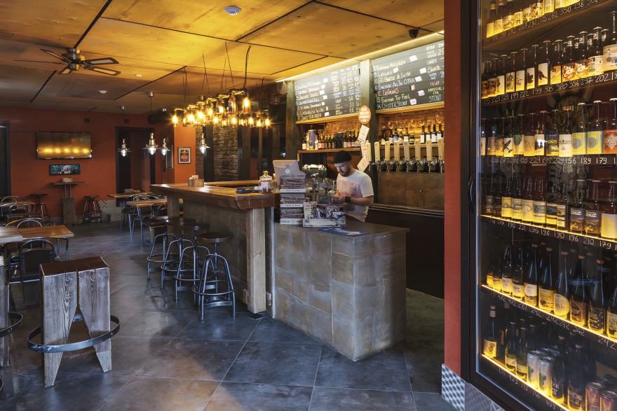 精酿啤酒酒吧丨文本作者(未明确姓名)-0