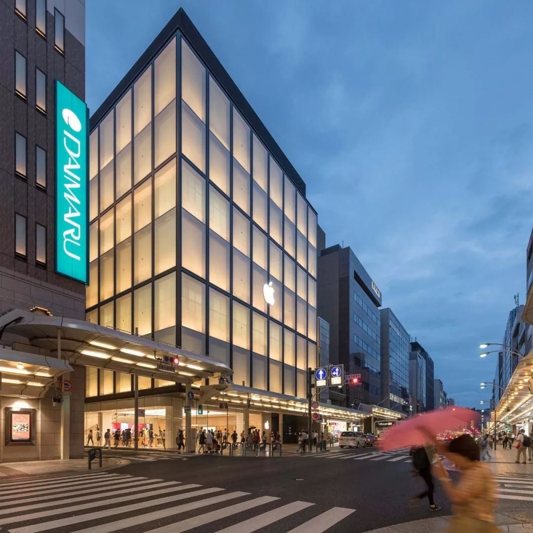日本最大苹果旗舰店揭幕，全新外观设计是亮点  foster   partners-40