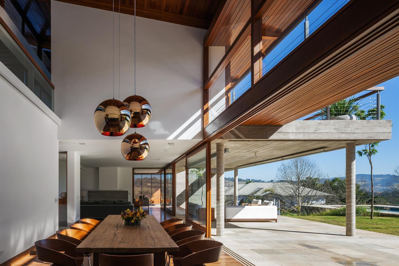 巴西 Bragança Paulista 斜坡住宅-11