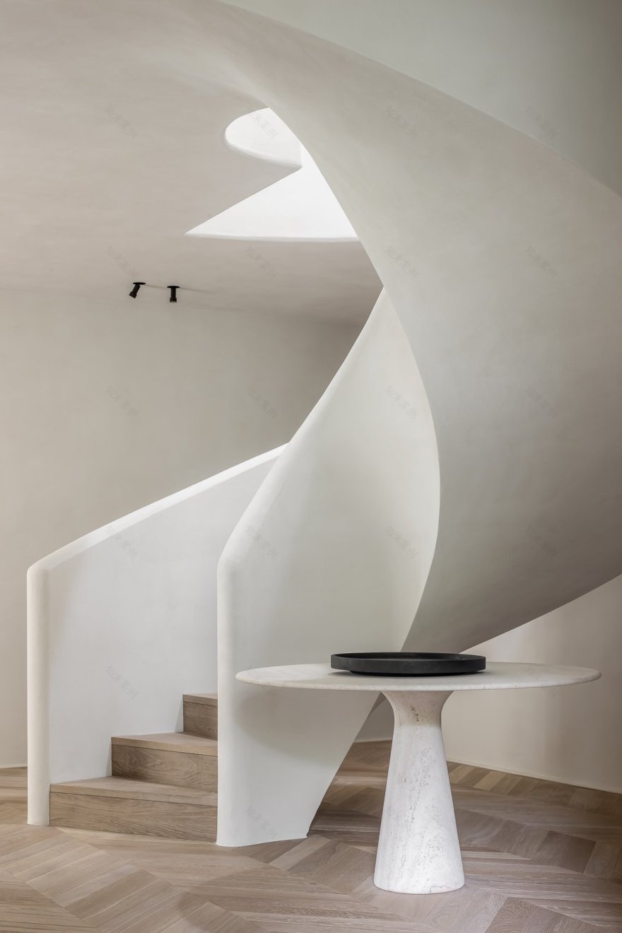 平衡内饰丨保加利亚鲁塞丨Nathalie Deboel-15