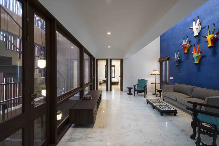 印度曼德维乡村 240 平米内向住宅，融入当地文化元素-22