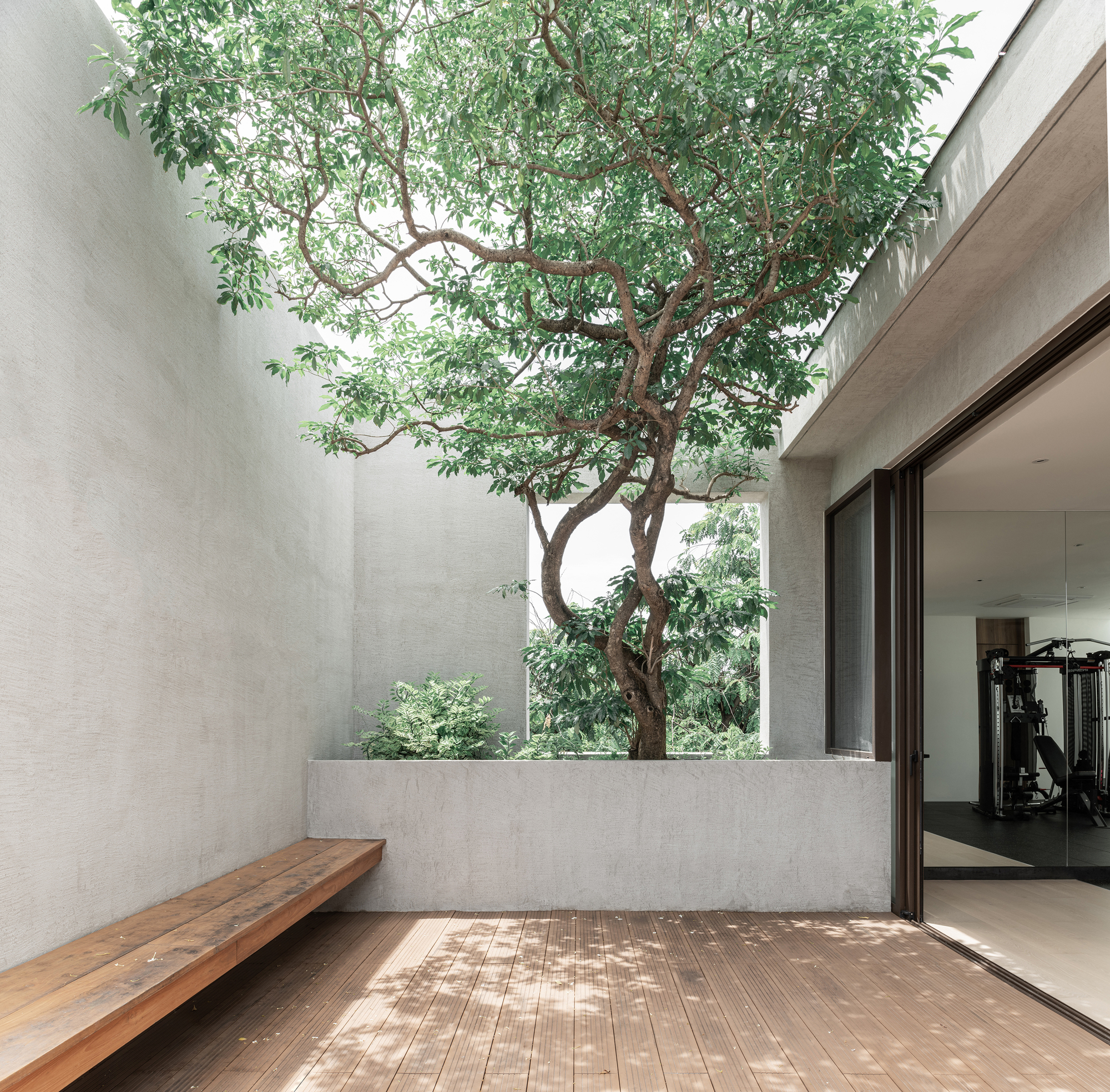 FN 大楼（FN可能是某个特定名称、机构或品牌等的缩写，若你能提供更多关于FN的背景信息，翻译会更精准）丨泰国曼谷丨Anonym-18