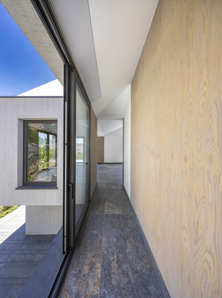 梦幻与逻辑的碰撞 · 山间别墅建筑设计丨Saeid Khan-26