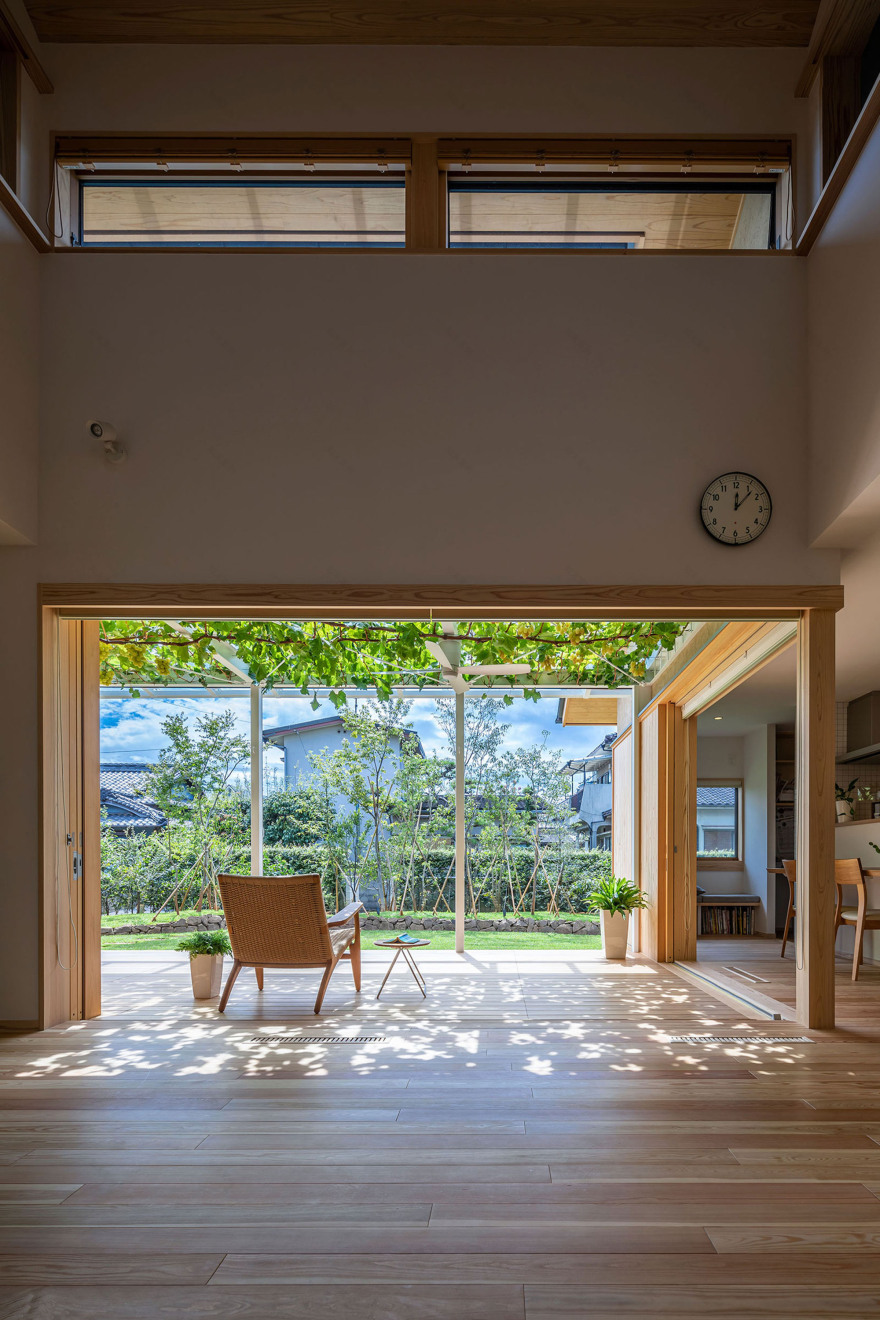House with Grapevine Trellises / Takashi Okuno & Associates-23
