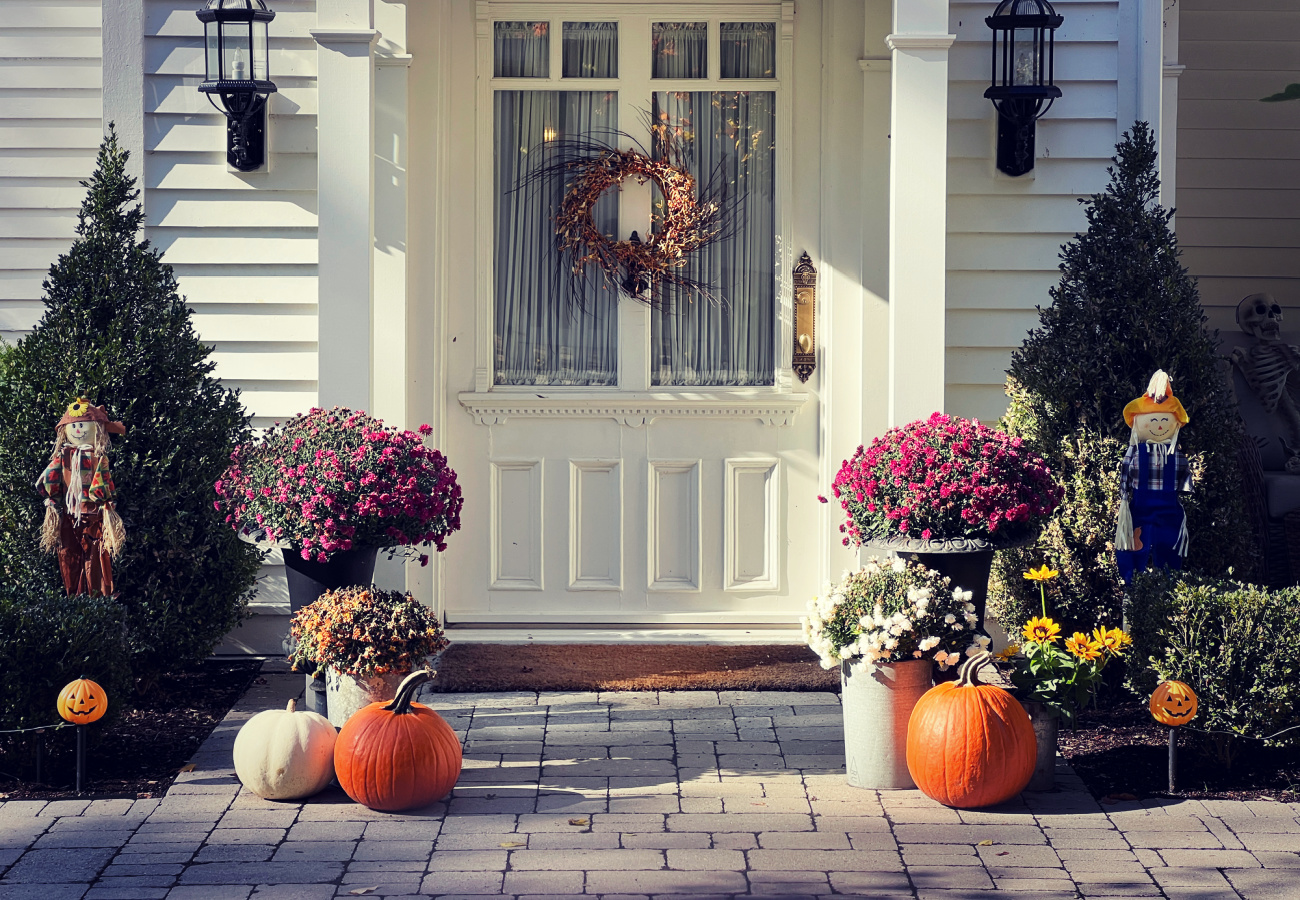 2023 Fall Front Porch Spruce-Up Ideas-0