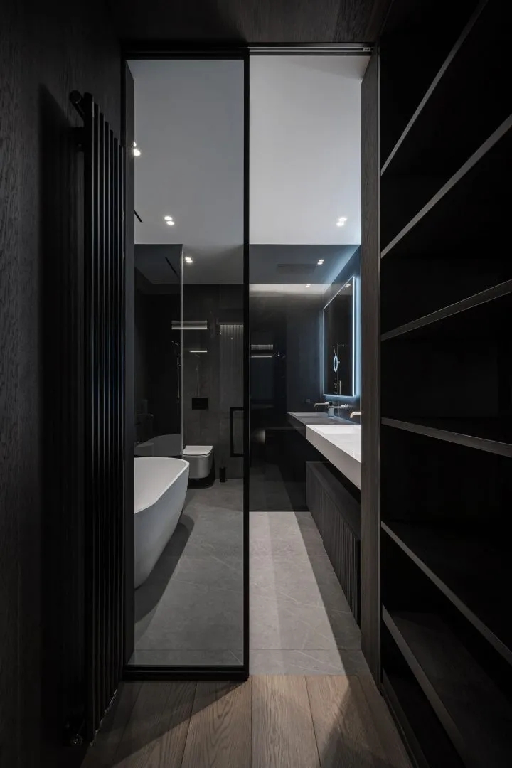 黑白灰现代极简主义公寓设计丨乌克兰基辅-25