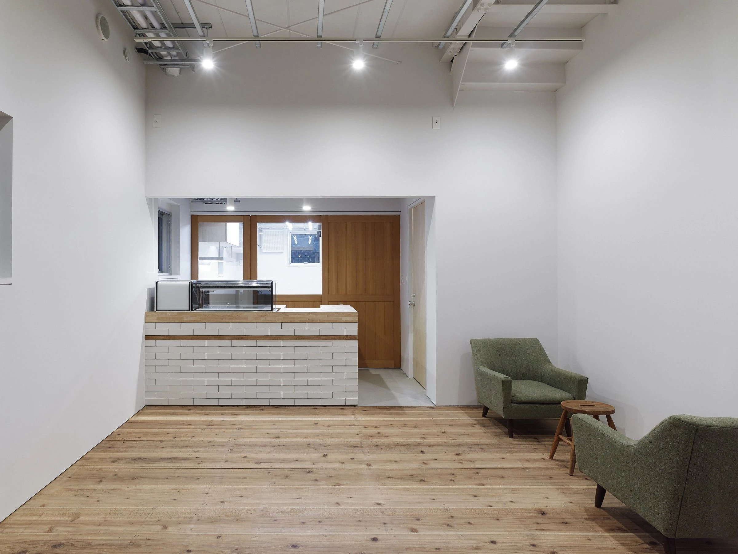 Sendai 山间“horizontal house”-19