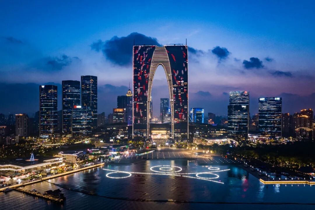 金鸡湖畔升明月，光影交织共此时|城市级灯光联动的创新与探索-47