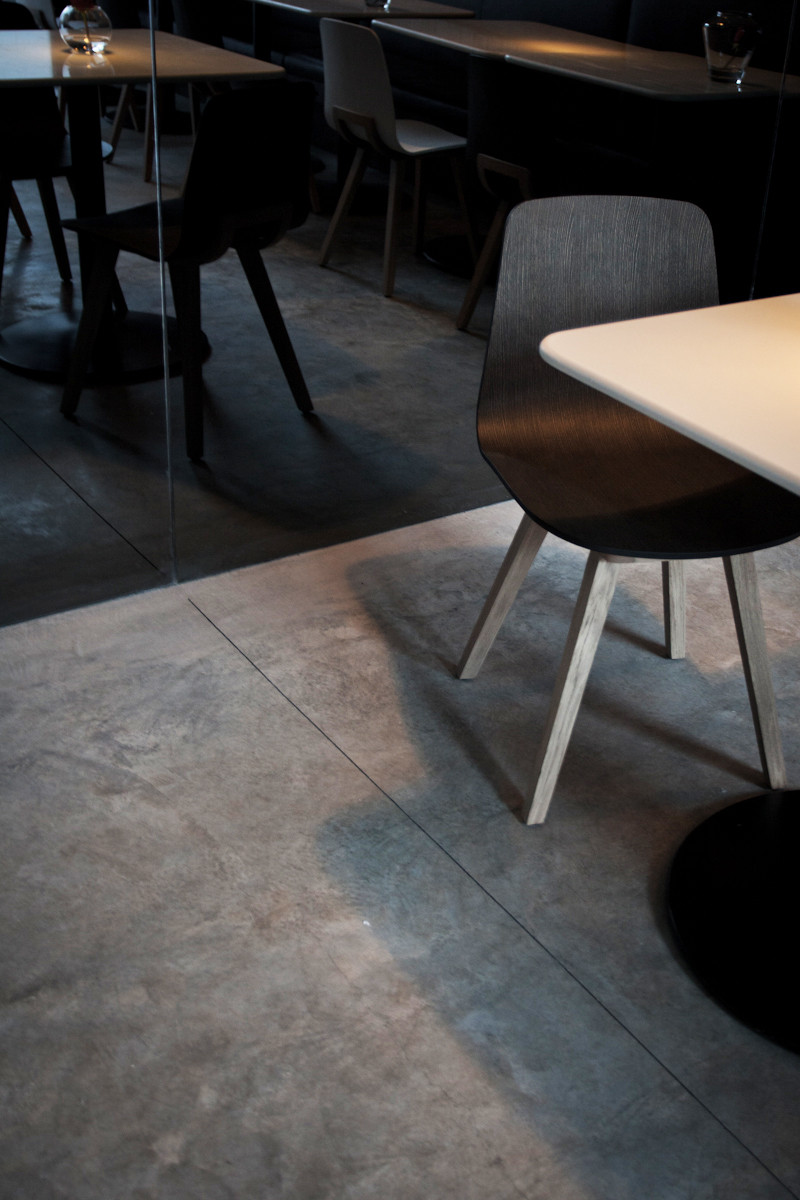 乌汶黑调小酒馆  Rashed Alfoudari-6