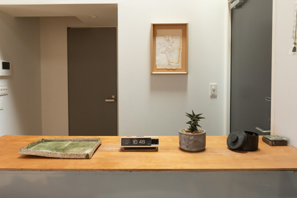 物語のあるものに囲まれて　多様な素材使いが生み出す愛着がわく独自の空間 | Style of Life | 100%LiFE-16