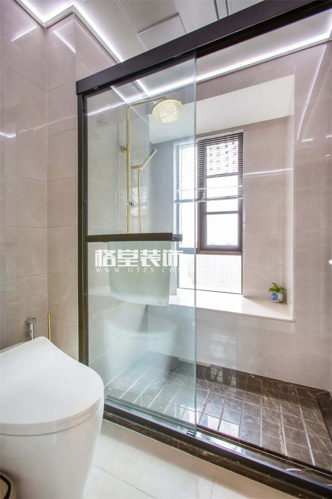 现代美式灰色调空间，优雅轻奢典范之家-37