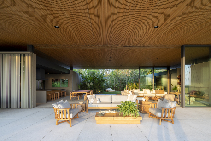 多重上市服务房源(的房屋)
注:MLS是Multiple Listing Service的缩写,即多重上市服务,是一种房地产行业的房源共享系统所以MLS House指纳入该系统里挂牌待售的房屋 丨Cape VerdePaul-28