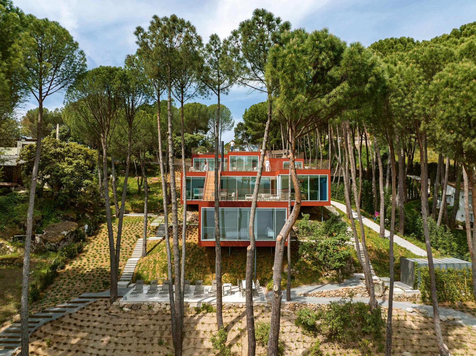 西班牙 Cebreros 红色别墅-4