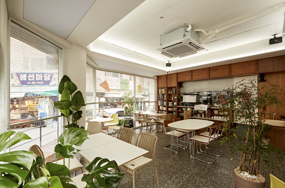 温暖的 20 度餐厅室内设计-3