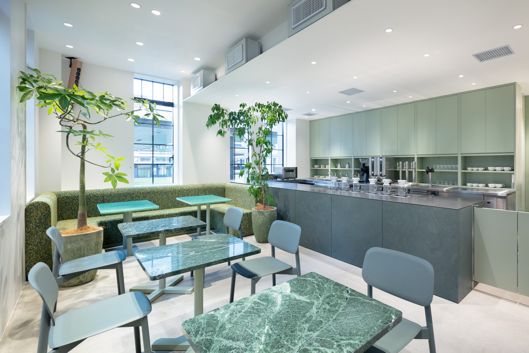 Blue Bottle Coffee Kyoto Kiyamachi Cafe | Schemata Architects / Jo Nagasaka-3