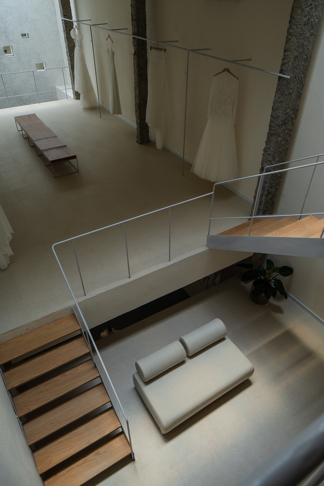 越南 Da Nang Euphoria Bridal Gallery 时尚婚纱店设计-31