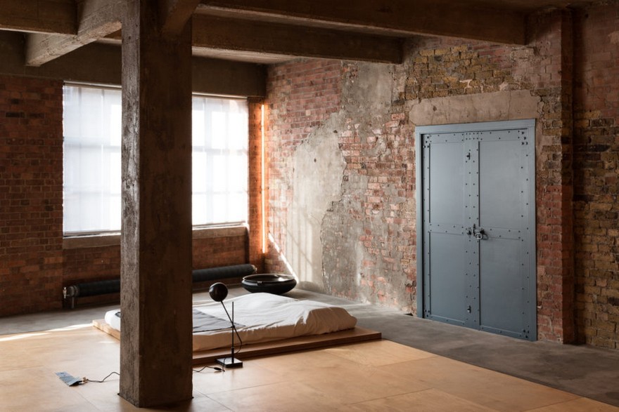 London Industrial Warehouse Converted Into Versatile Living Space-21
