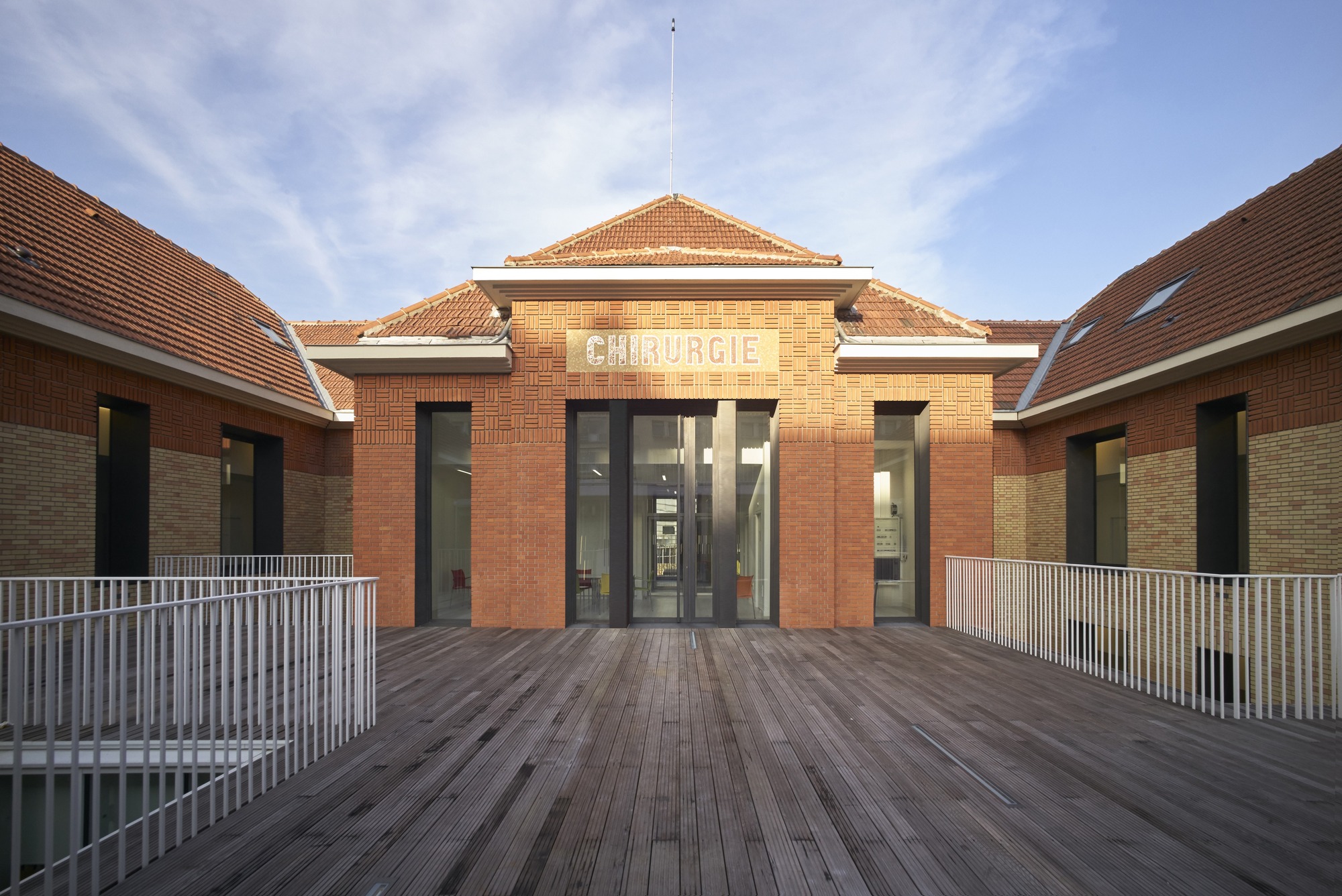 简约而高效，医疗建筑的精致更新-21