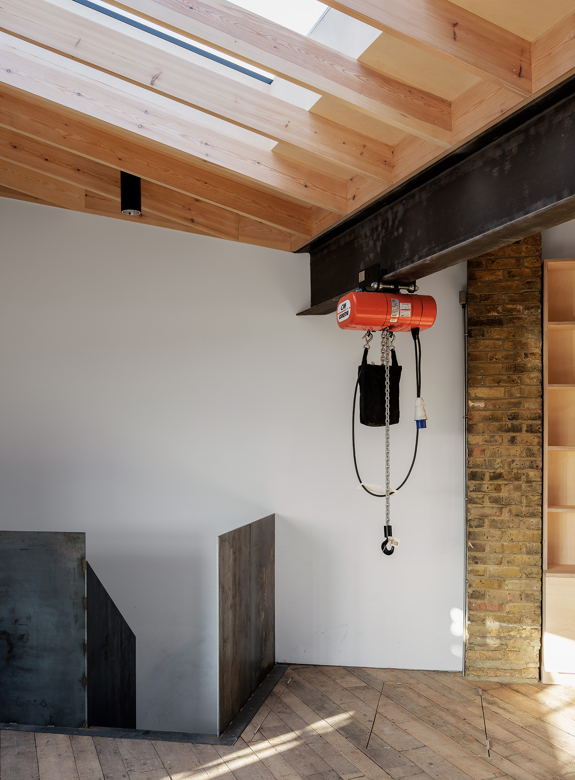 Artist's Studio in Stepney in London / Martin Edwards Architects-25