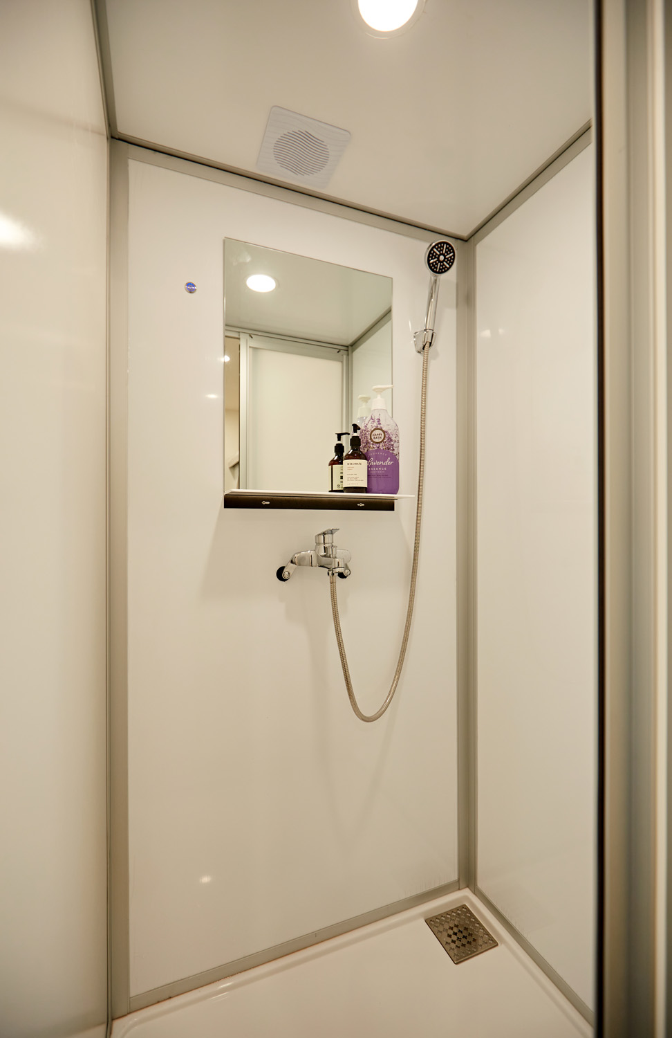 14 平米微户型，极简设计亮点解析-15