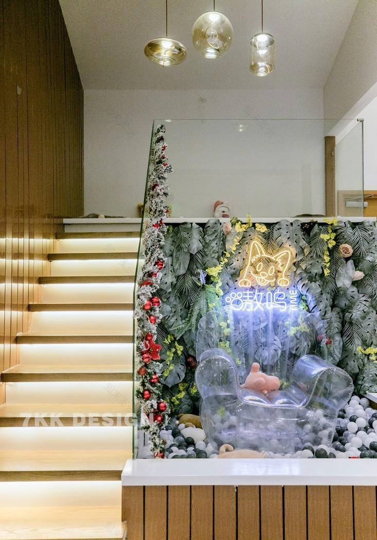 北欧风餐厅设计,温馨简约,金色点缀,打造现代轻奢空间-8