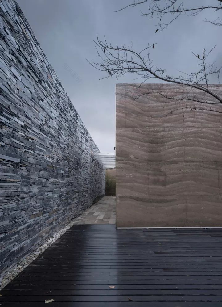 绿城在山水之间建了一座生活美学馆,颜值堪比乔布斯剧院!-35