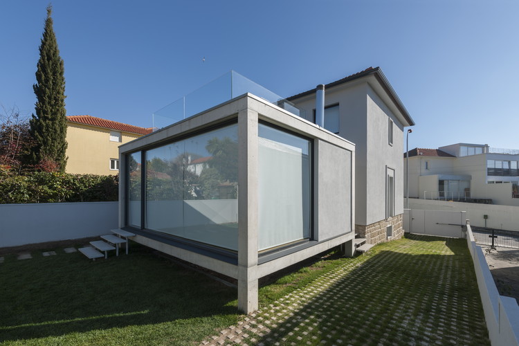 葡萄牙波尔图“Casa Vilarinha”半独立房屋修复与扩建-2