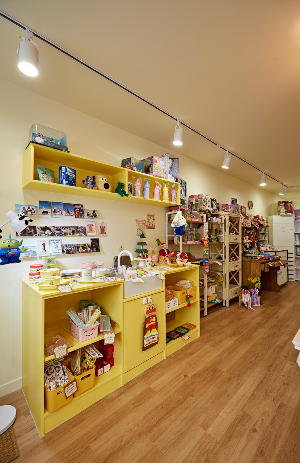 11 坪小店翻新，打造温馨橙色调空间-14