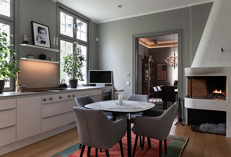 瑞典神秘庄园 | 暗色调的惊艳空间-15