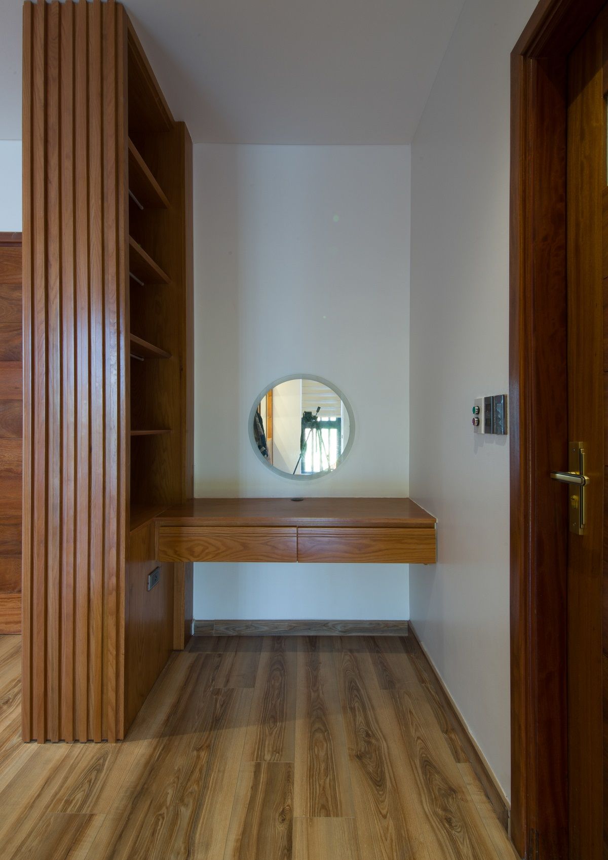 现代简约“龙宫”住宅-17