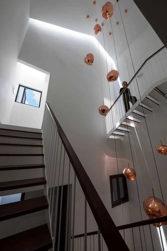 双胞胎女孩共享生活空间设计丨中国西宁丨勾勾手设计网-5