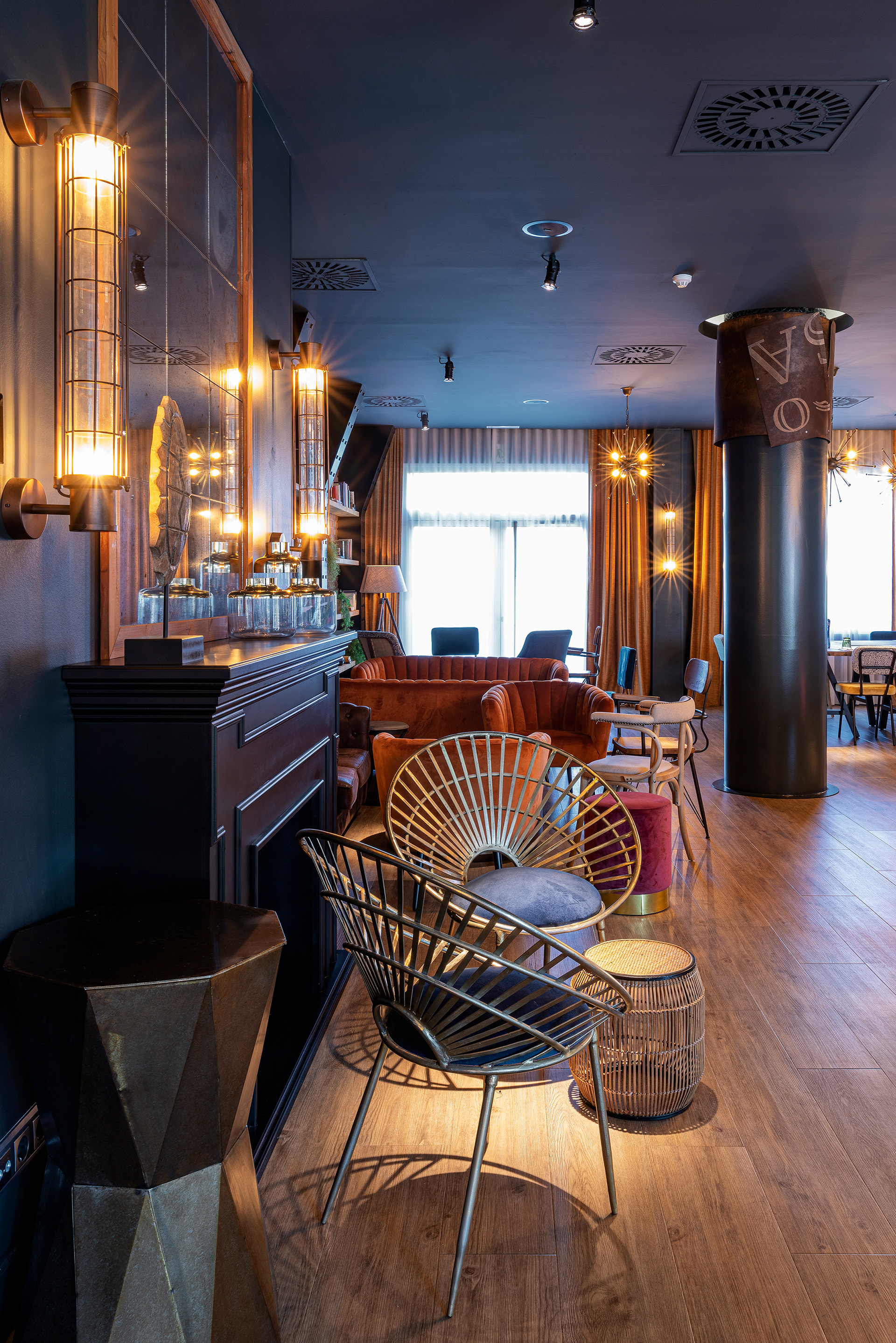 Bar "Clandestino" de Novotel Cornellá-10