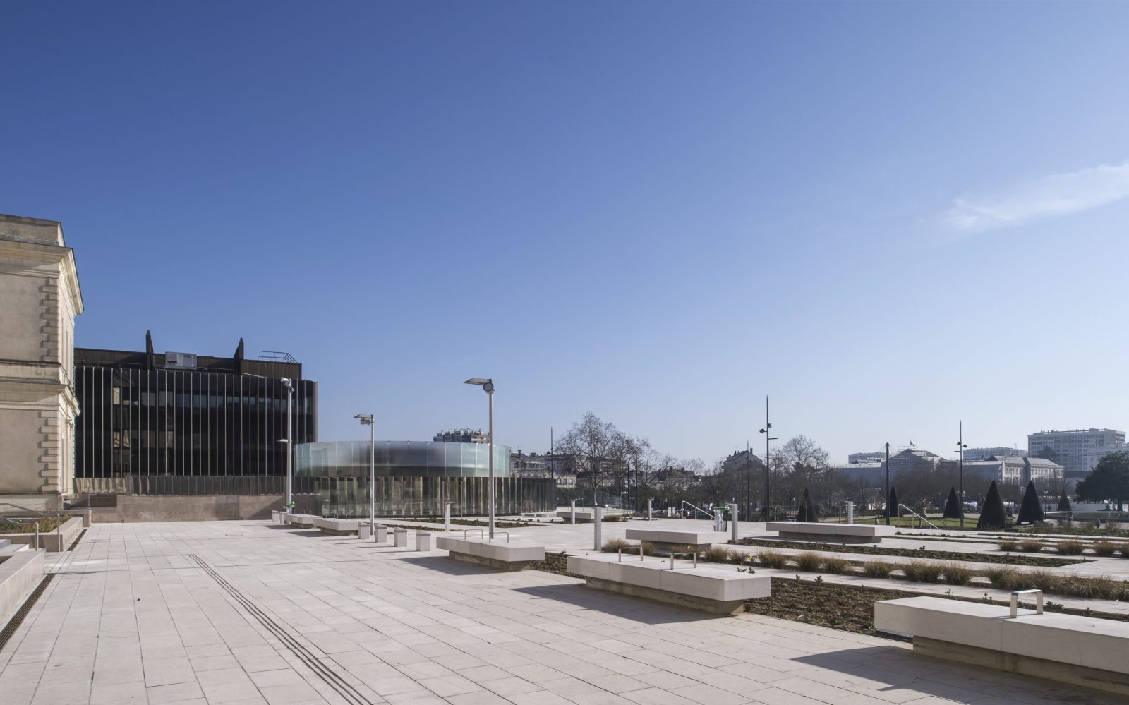 市政厅上下广场整治及议会厅立面重组项目丨法国丨布鲁诺·于埃建筑工作室-7