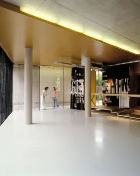 奥地利格赖茨市中心“金块”建筑丨INNOCAD architecture