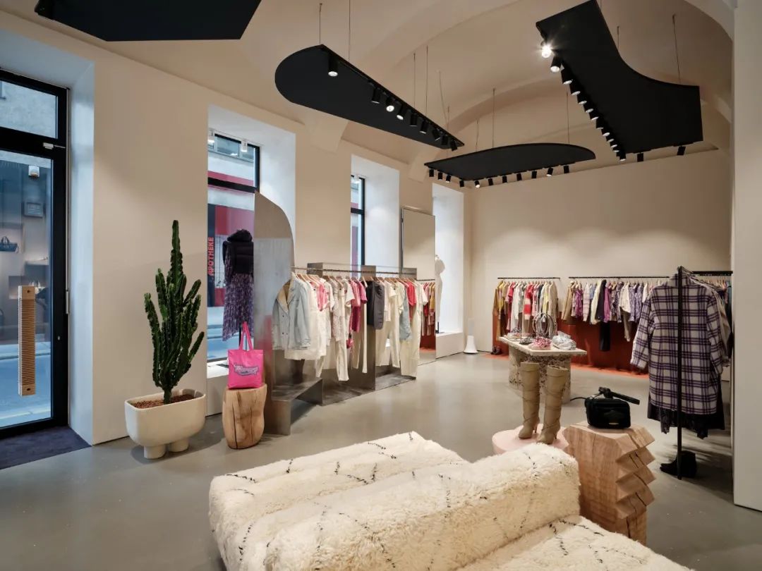 维也纳的 ISABEL MARANT 女装店丨奥地利维也纳丨Isabel Marant 和她的工作室-2