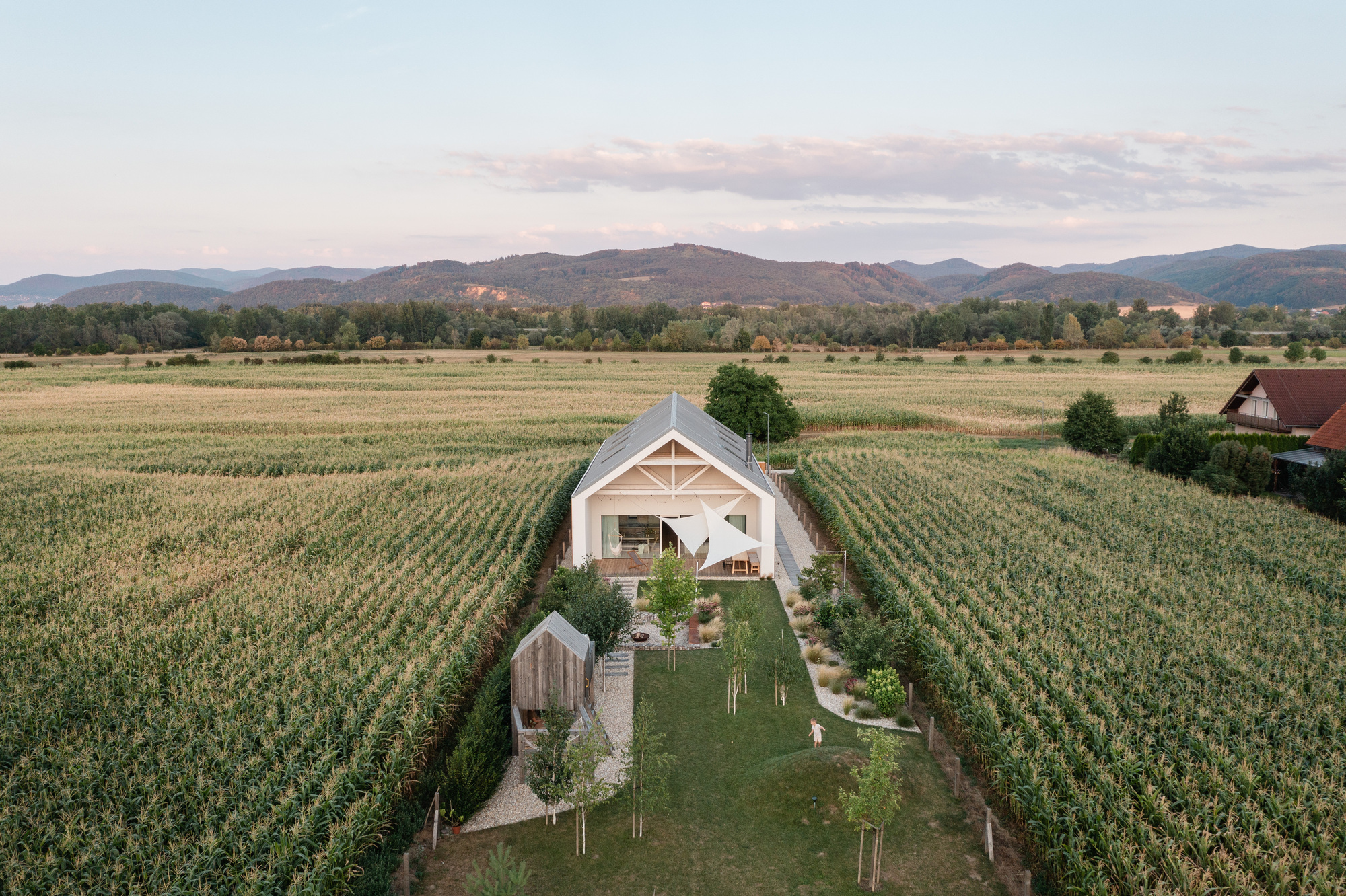 带有工作室的房子丨Slovak丨Monmar ateliér-27