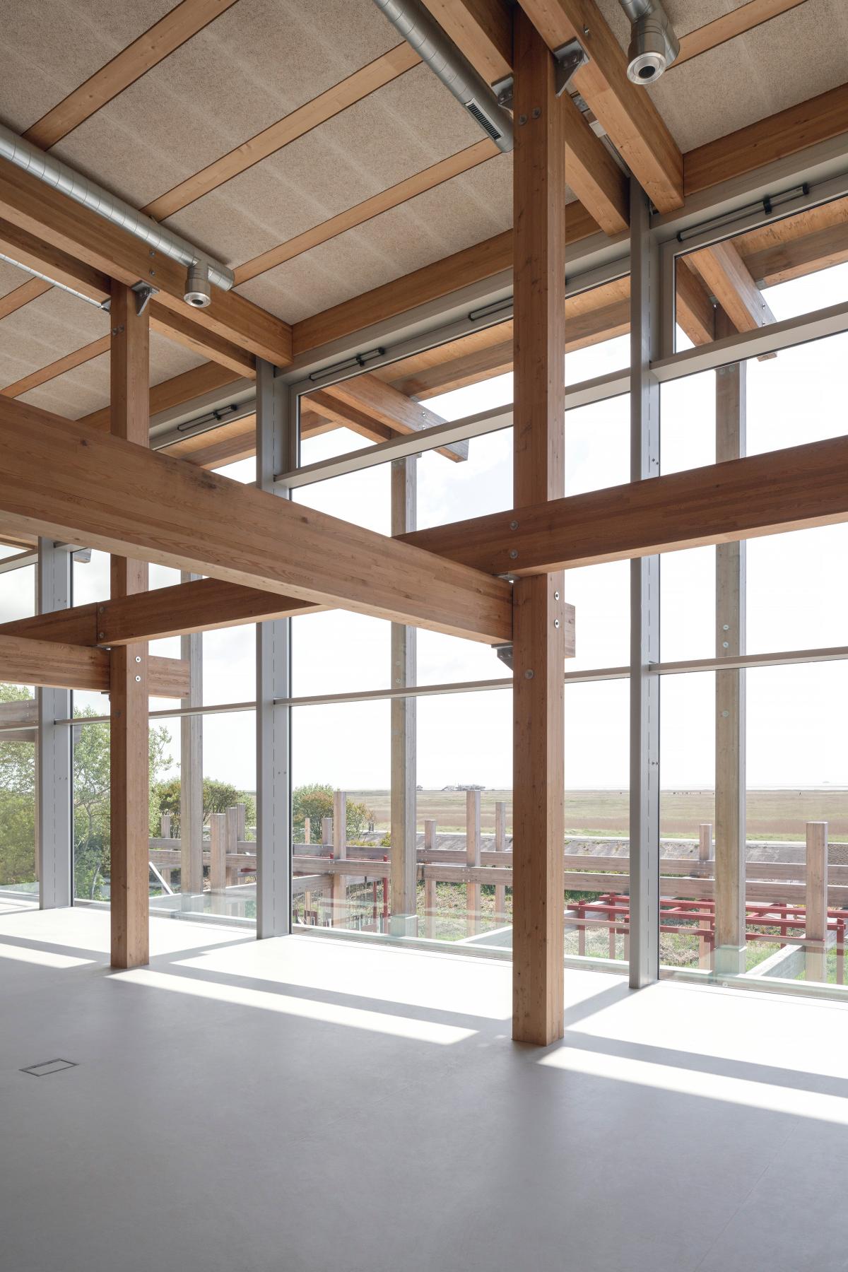 体验屋 圣彼得奥尔丁

注：Erlebnis Hus推测可能是Erlebnis Haus的拼写错误，Haus在德语里是房屋、屋子的意思；St·是Stadt（城市、市镇）或Saint（圣）等的缩写，结合常见地名情况这里推测是圣；Peter Ording是地名彼得奥尔丁  丨德国-32