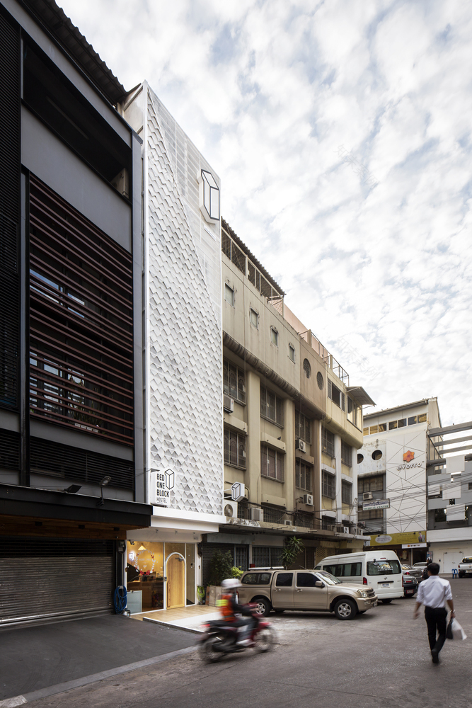 泰国"Bed One Block Hostel" 以小见大,社交空间与私密空间的完美平衡-26