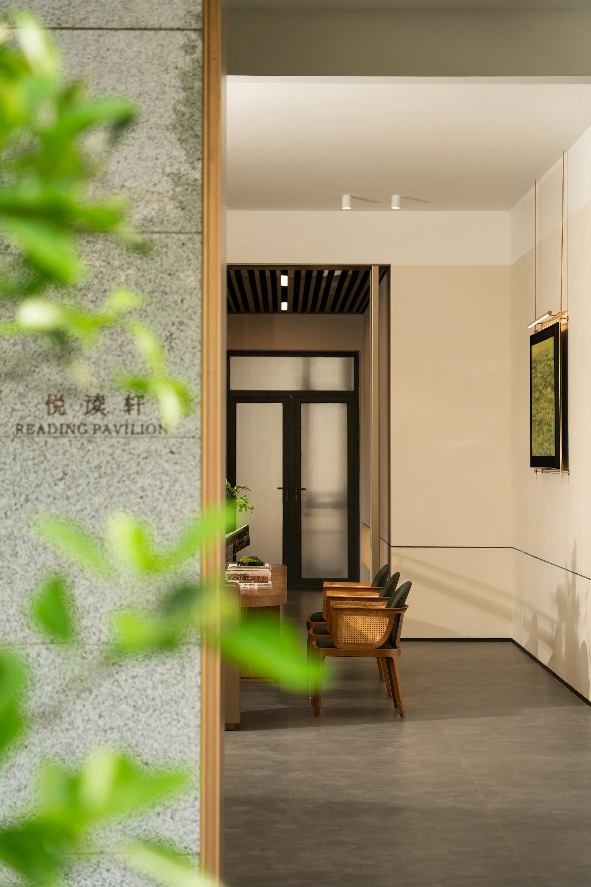 南昌市政 · 锦绣文澜架空层丨中国南昌丨HPID设计团队,重庆星翰装饰,上海一目建筑-13